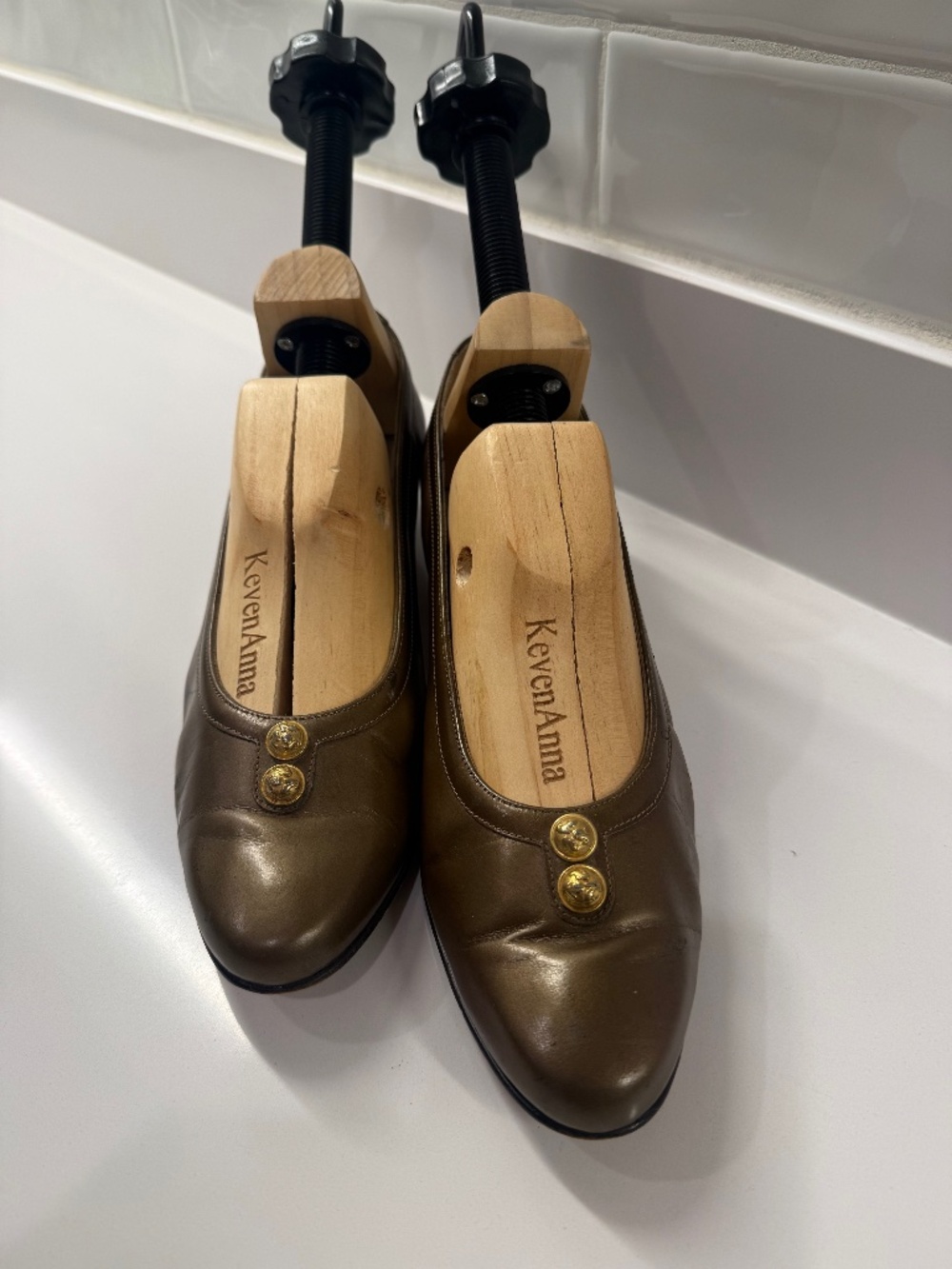 Salvatore Ferragamo - Shoes - Size 9B Metallic Bronze